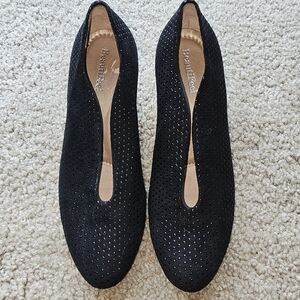 BeautiFeel Size 7.5 Black Luxe Suede Calla Pumps